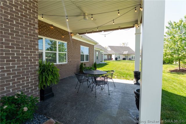 2073 Prestwick Place, Henryville, IN 47126
