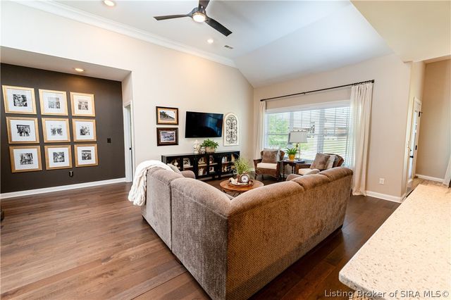 2073 Prestwick Place, Henryville, IN 47126