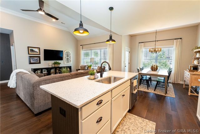 2073 Prestwick Place, Henryville, IN 47126