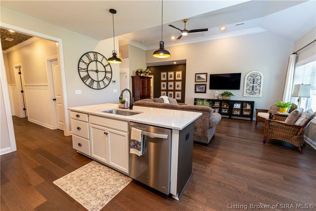 2073 Prestwick Place, Henryville, IN 47126
