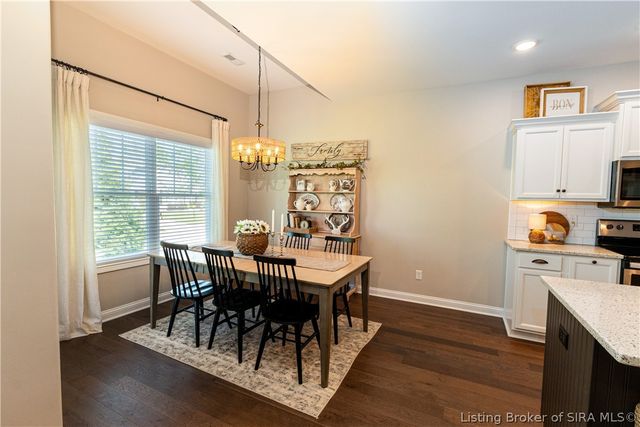 2073 Prestwick Place, Henryville, IN 47126
