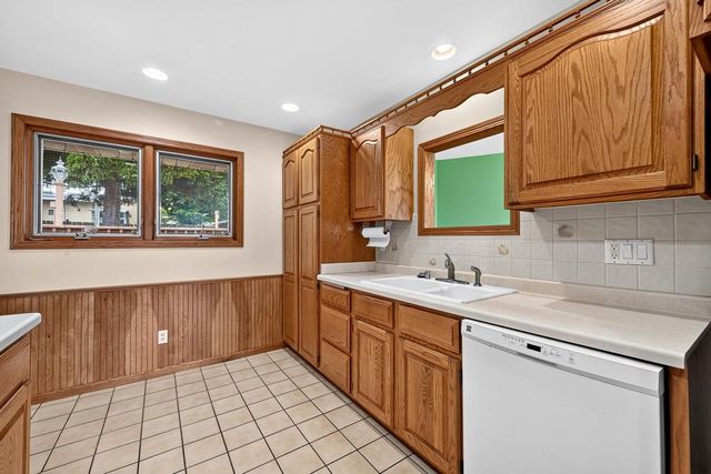 302 S Franklin Street, Verona, WI 53593