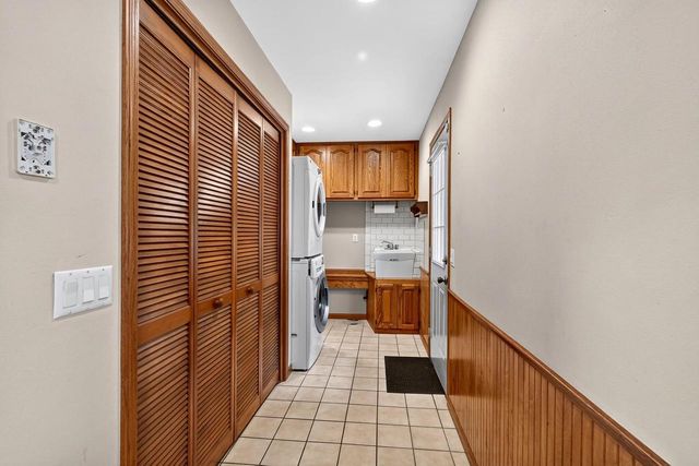 302 S Franklin Street, Verona, WI 53593