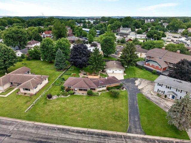 302 S Franklin Street, Verona, WI 53593