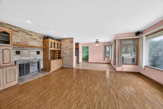 302 S Franklin Street, Verona, WI 53593