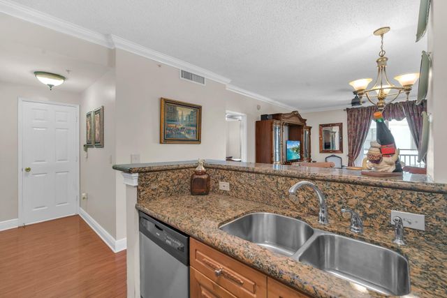 630 S Sapodilla Avenue 407, West Palm Beach, FL 33401