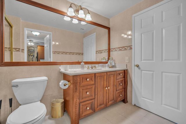 630 S Sapodilla Avenue 407, West Palm Beach, FL 33401