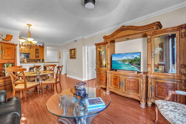 630 S Sapodilla Avenue 407, West Palm Beach, FL 33401