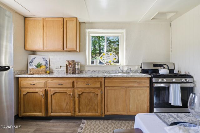 124 E I Street, Tehachapi, CA 93561