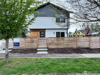 1605 SW Kenyon Street #C, Seattle, WA 98106