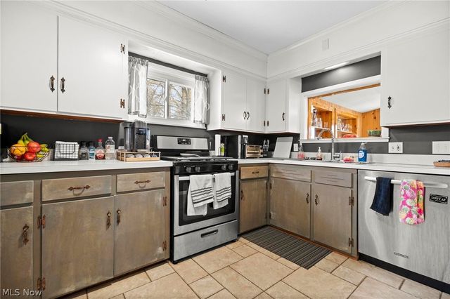 151 Fay Avenue, Avon Lake, OH 44012