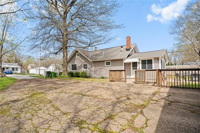 151 Fay Avenue, Avon Lake, OH 44012