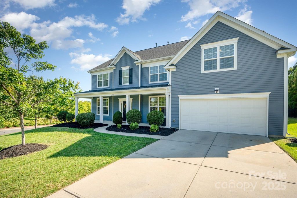 7501 Chasewater Drive, Harrisburg, NC 28075