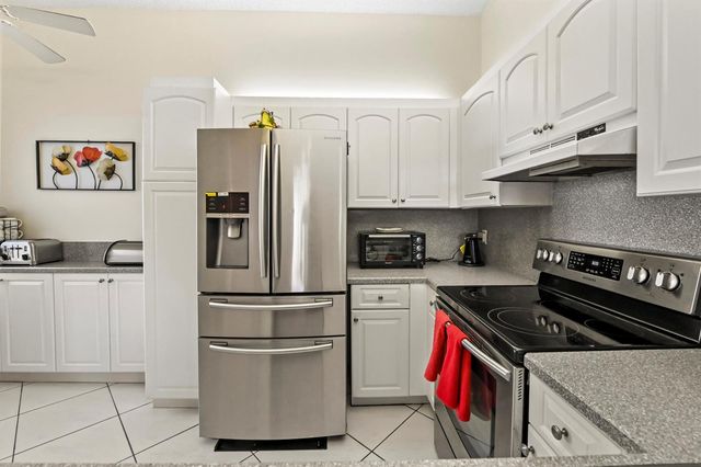 5450 Verona Drive O, Boynton Beach, FL 33437