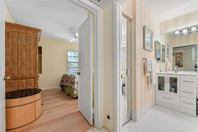5450 Verona Drive O, Boynton Beach, FL 33437