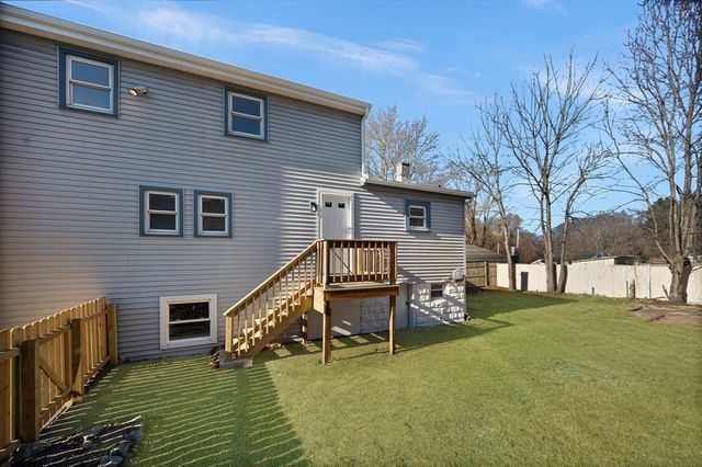 76 Main St, Blackstone, MA 01504