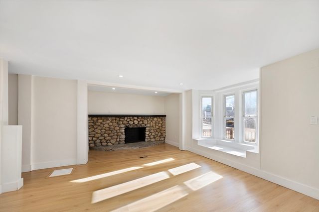 76 Main St, Blackstone, MA 01504