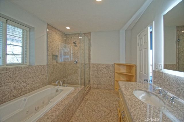 3915 Fredonia Drive, Studio City, CA 90068