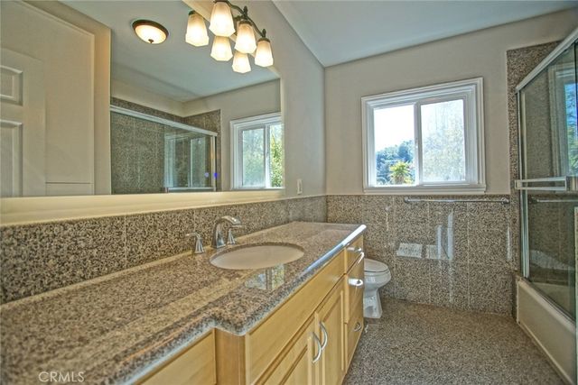 3915 Fredonia Drive, Studio City, CA 90068