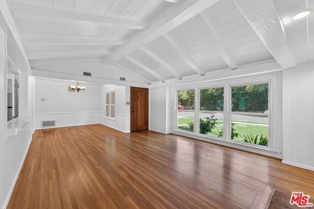 21309 Ibanez Avenue, Woodland Hills (los Angeles), CA 91364