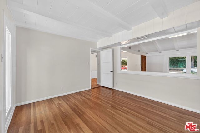 21309 Ibanez Avenue, Woodland Hills (los Angeles), CA 91364