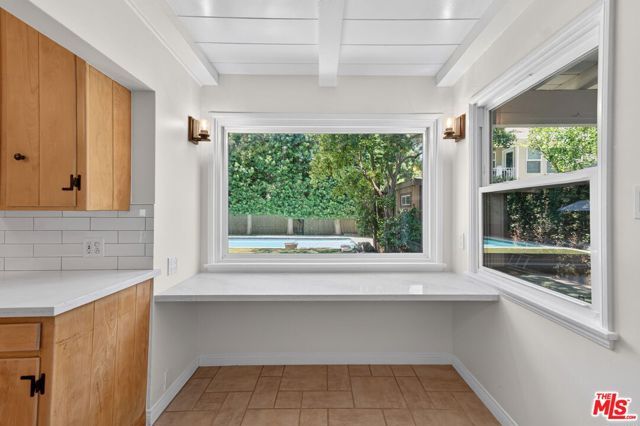 21309 Ibanez Avenue, Woodland Hills (los Angeles), CA 91364
