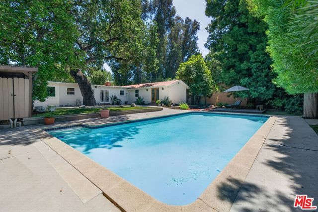 21309 Ibanez Avenue, Woodland Hills (los Angeles), CA 91364