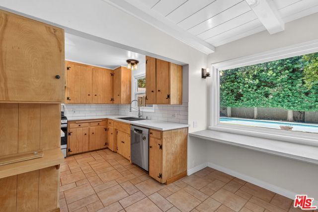 21309 Ibanez Avenue, Woodland Hills (los Angeles), CA 91364