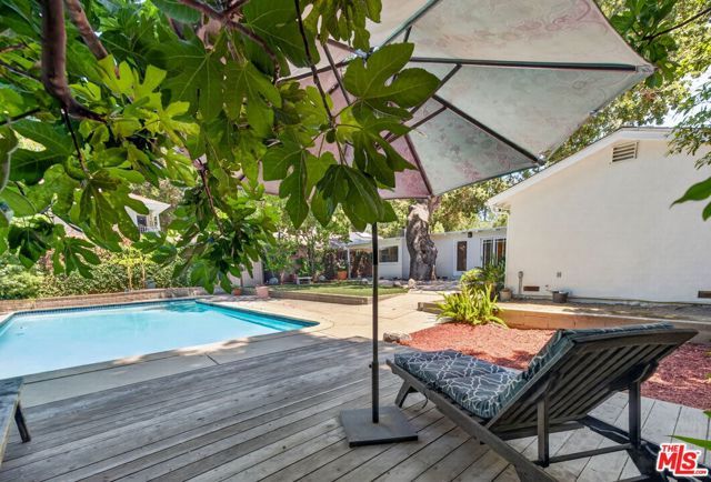 21309 Ibanez Avenue, Woodland Hills (los Angeles), CA 91364