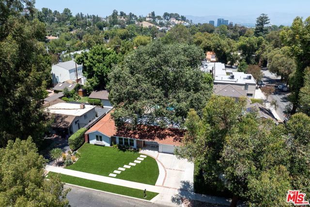 21309 Ibanez Avenue, Woodland Hills (los Angeles), CA 91364