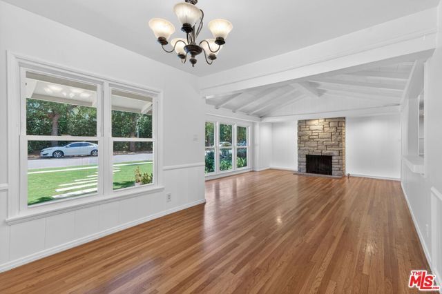 21309 Ibanez Avenue, Woodland Hills (los Angeles), CA 91364
