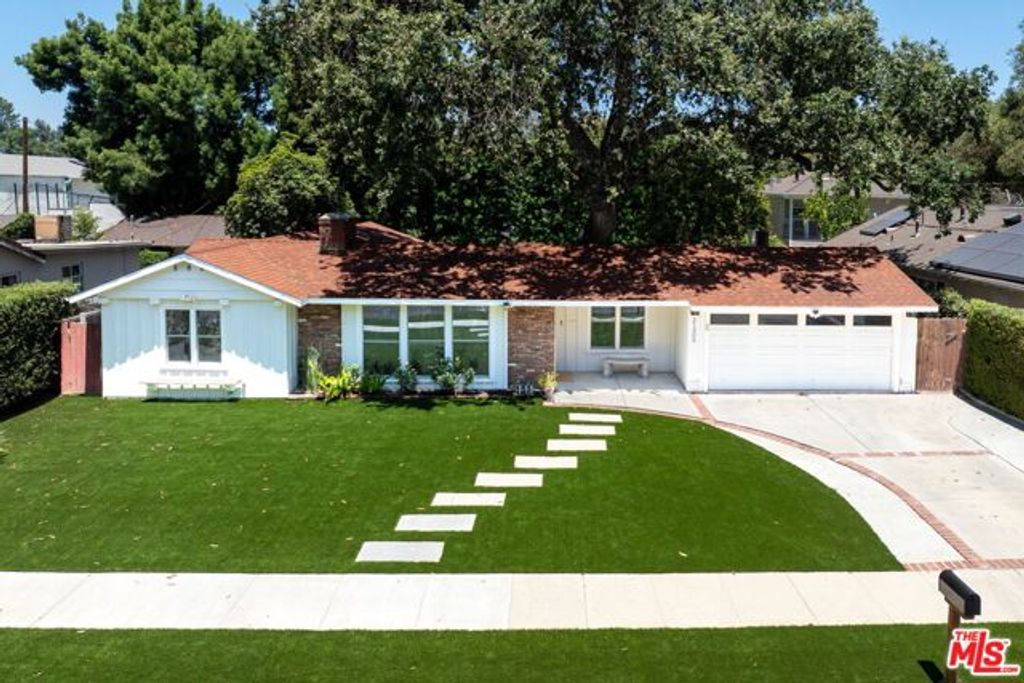 21309 Ibanez Avenue, Woodland Hills (los Angeles), CA 91364