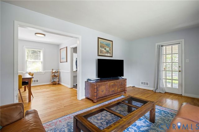 1101 Starling Dr, Henrico, VA 23229