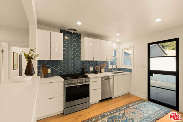 825 N Avenue 67, Los Angeles, CA 90042