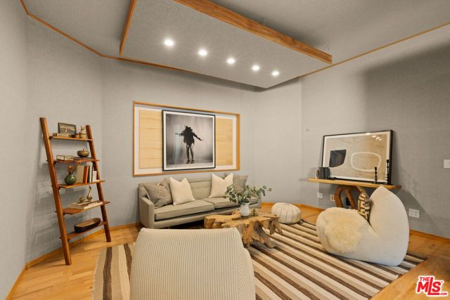 825 N Avenue 67, Los Angeles, CA 90042