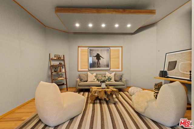 825 N Avenue 67, Los Angeles, CA 90042