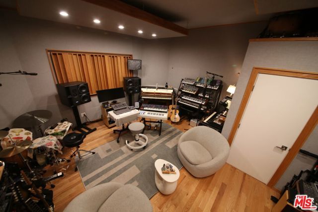 825 N Avenue 67, Los Angeles, CA 90042