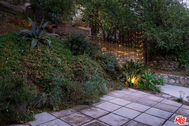 825 N Avenue 67, Los Angeles, CA 90042