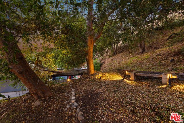 825 N Avenue 67, Los Angeles, CA 90042