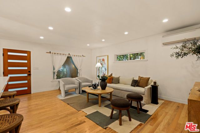 825 N Avenue 67, Los Angeles, CA 90042