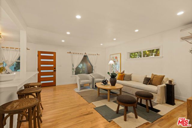 825 N Avenue 67, Los Angeles, CA 90042