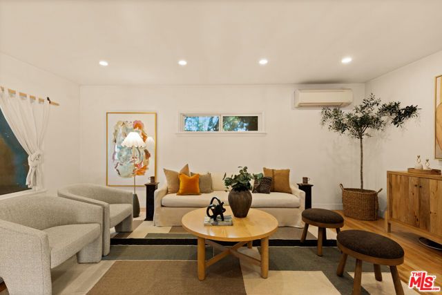 825 N Avenue 67, Los Angeles, CA 90042