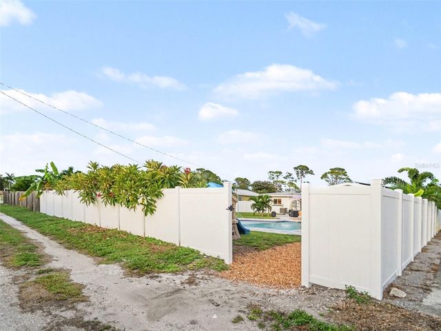 818 THE RIALTO, Venice, FL 34285