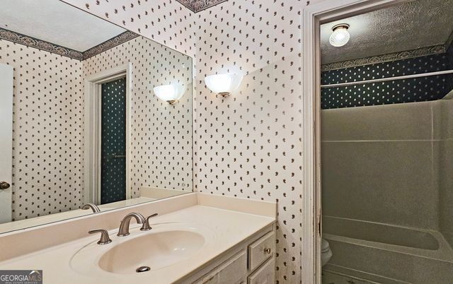 2386 Country Club Drive SE, Conyers, GA 30013