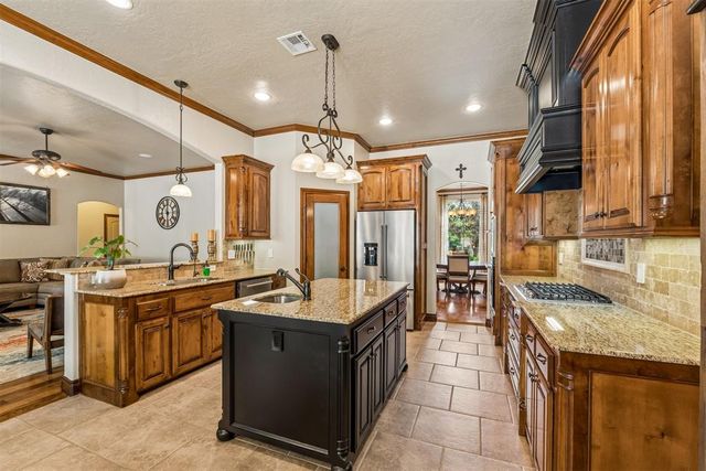 14455 Terra Vita Drive, Edmond, OK 73034