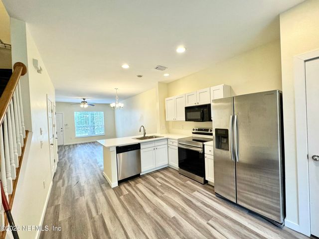 3587 PEBBLE PATH Lane, Jacksonville, FL 32224