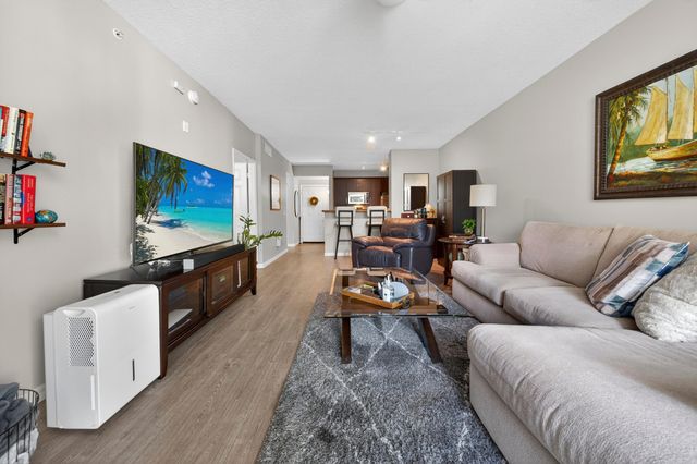 2401 NE 65th Street 310, Fort Lauderdale, FL 33308