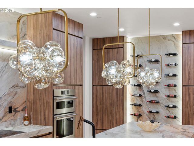 530 Ne PROVINCE Dr, Camas, WA 98607