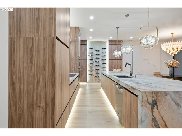 530 Ne PROVINCE Dr, Camas, WA 98607