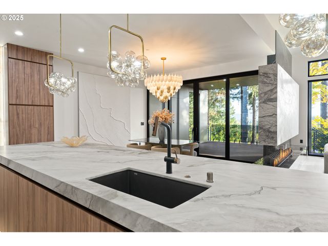 530 Ne PROVINCE Dr, Camas, WA 98607